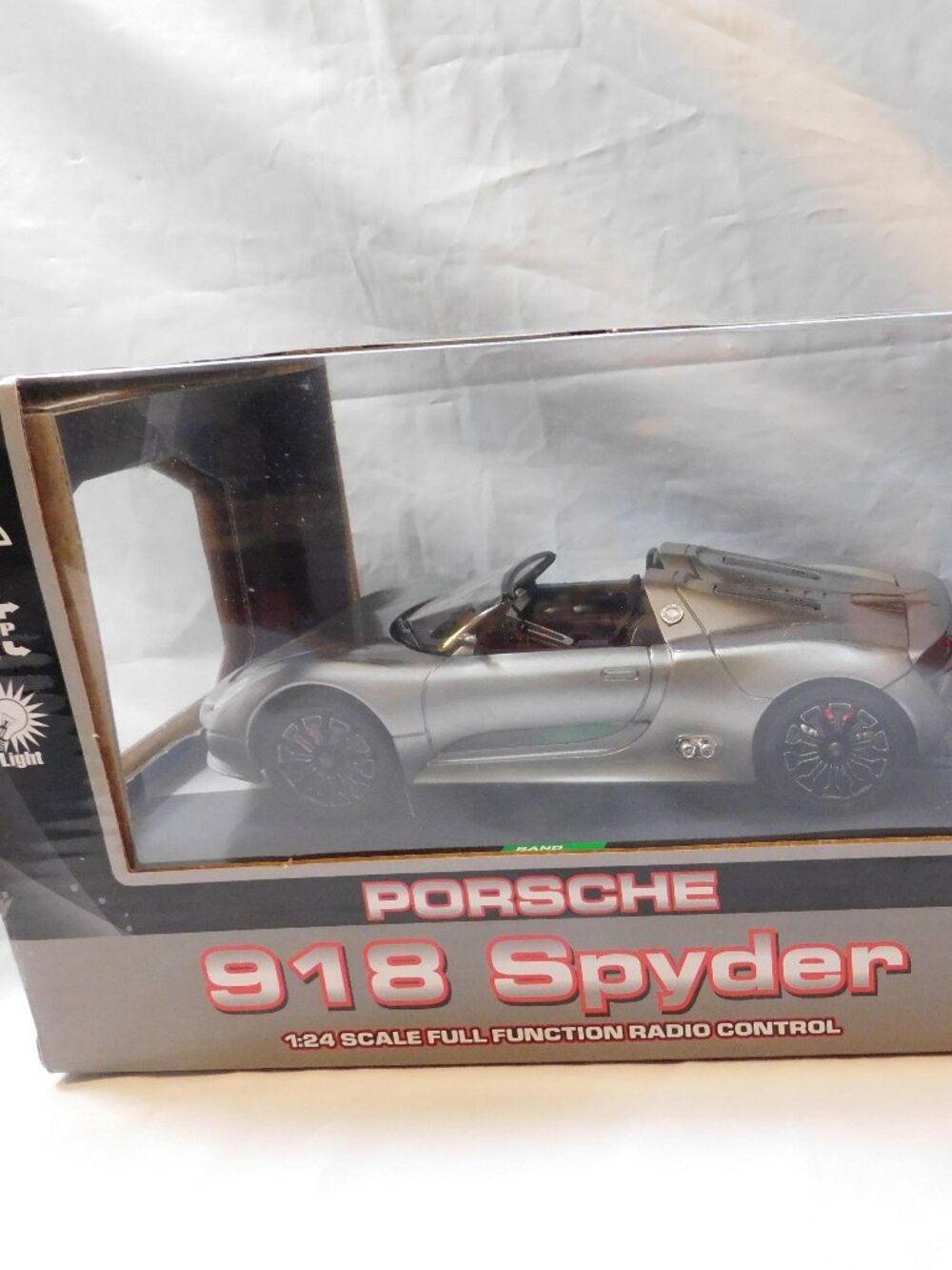 Porsche 918 Spyder RC Car 1:24 Radio Control Silver New In Box